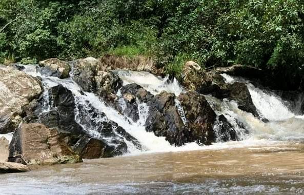 Isiukhu Falls（伊休库瀑布）-非行家旅行-Africa Wild Wander