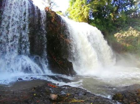 Ura Waterfalls（乌拉瀑布）-非行家旅行-Africa Wild Wander