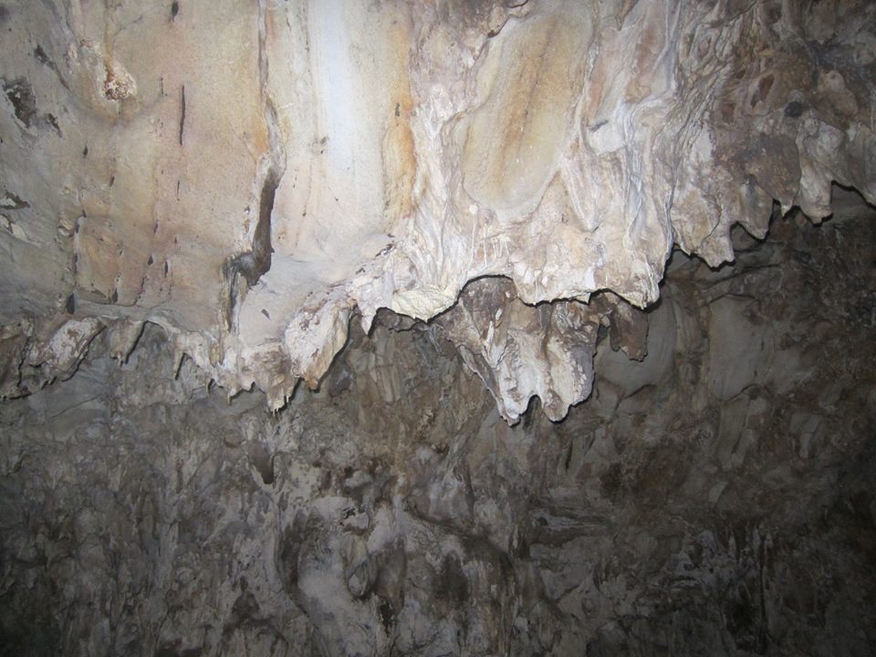 Kiplagoch Caves（自然景观 / 徒步）