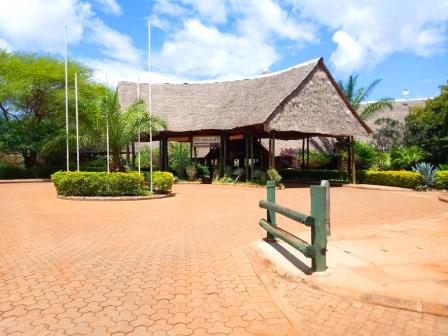Voi Wildlife Lodge（Tsavo East / 野生动物）