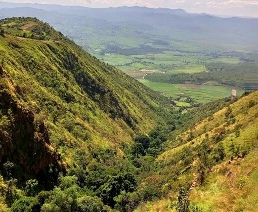 Sheu Morobi Cliffs（山地 / 观景点）-非行家旅行-Africa Wild Wander