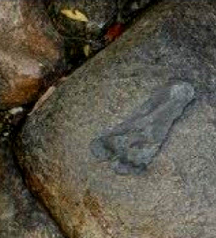 Givera Shrine / Jesus Wagevere Rock（吉韦拉圣地）-非行家旅行-Africa Wild Wander