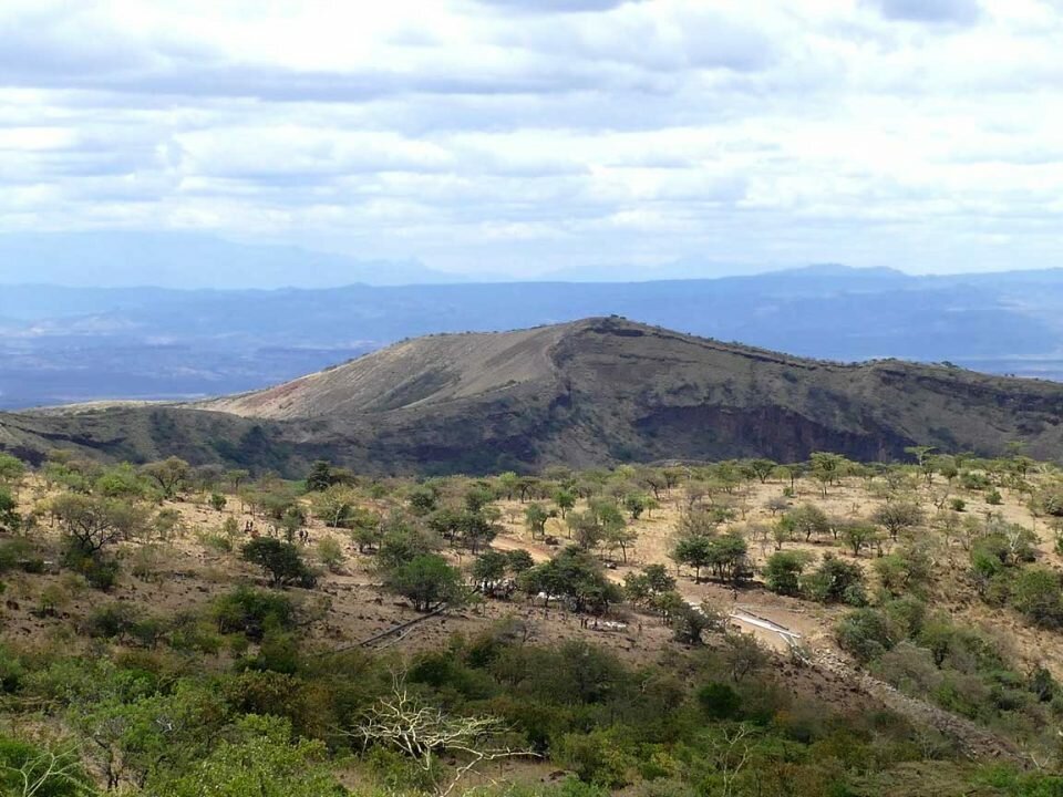 Paka (Volcano) Hills-非行家旅行-Africa Wild Wander