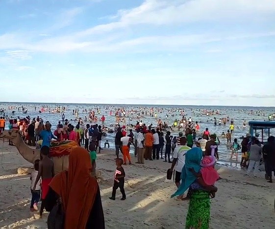 Jomo Kenyatta Public Beach（乔莫·肯雅塔公共海滩）-非行家旅行-Africa Wild Wander