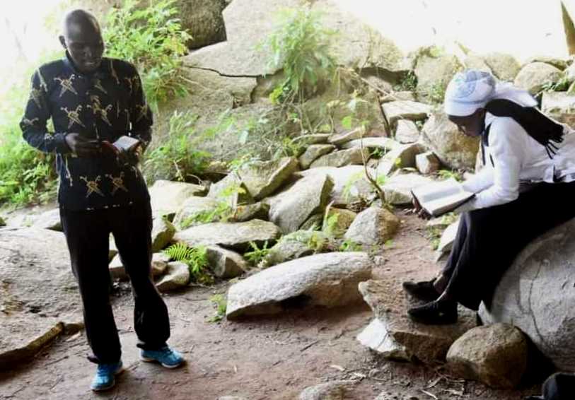 Givavei Cave（吉瓦韦洞穴）-非行家旅行-Africa Wild Wander