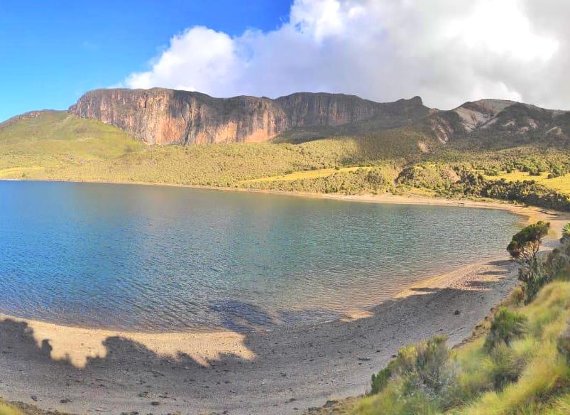 Lake Alice（艾丽斯湖）-非行家旅行-Africa Wild Wander