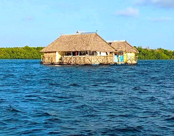 The Floating Bar(县域目的地)-非行家旅行-Africa Wild Wander