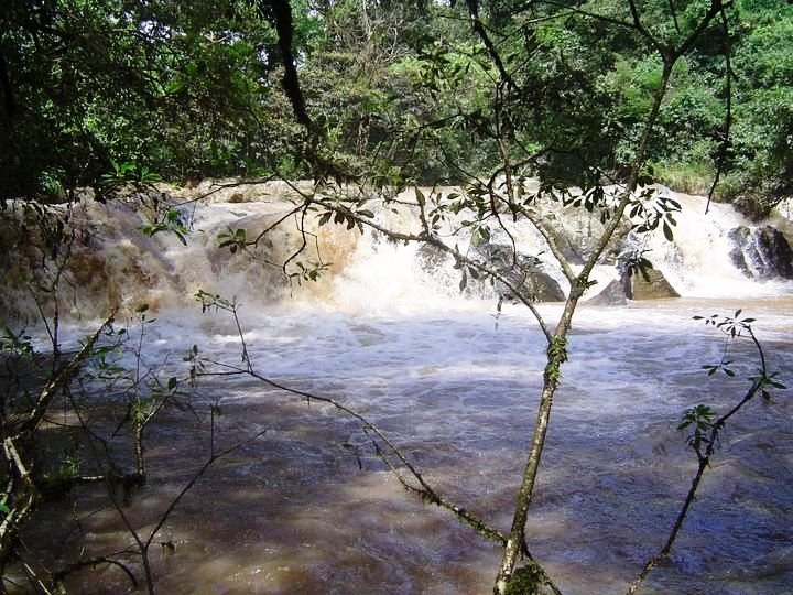 Isiukhu Falls（伊休库瀑布）-非行家旅行-Africa Wild Wander