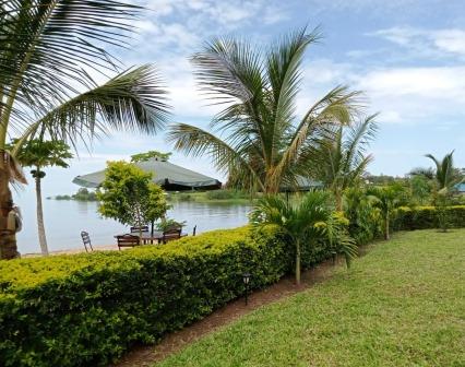 Lobby Resort（洛比湖滨度假村）-非行家旅行-Africa Wild Wander