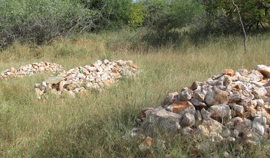 Adamson's Grave（水系 / 湖泊 / 海岸）-非行家旅行-Africa Wild Wander