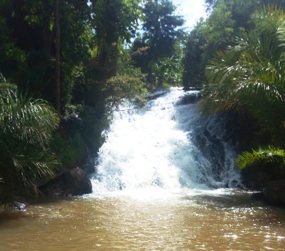 Hidden Waterfall（隐秘瀑布）-非行家旅行-Africa Wild Wander