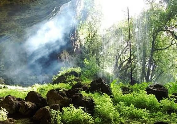 Chepnyalil Cave（切普尼亚利尔洞穴）-非行家旅行-Africa Wild Wander