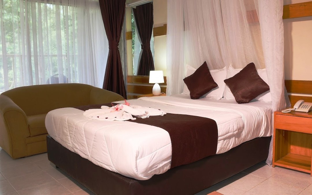 Golf Hotel（高尔夫酒店）-非行家旅行-Africa Wild Wander