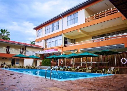 Golf Hotel（高尔夫酒店）-非行家旅行-Africa Wild Wander