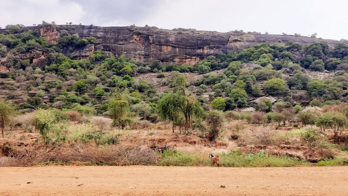 Kang'alan Escarpment（自然景观 / 徒步）