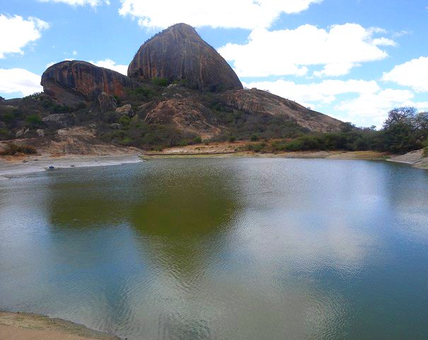 Ngomeni Rock（恩戈梅尼岩）-非行家旅行-Africa Wild Wander