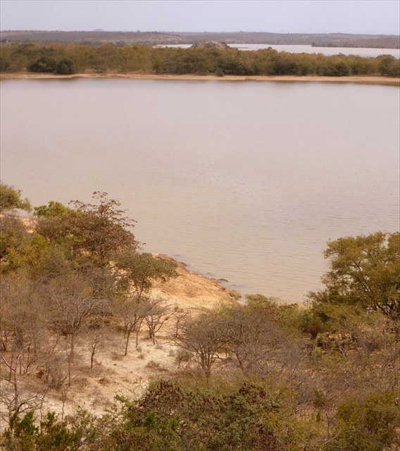 Kamburu Dam（水系 / 湖泊 / 海岸）