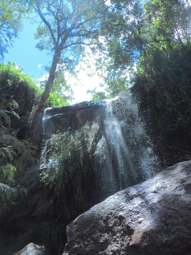 Kyanzizi Falls(山地 / 岩石 / 瀑布 / 观景点)-非行家旅行-Africa Wild Wander