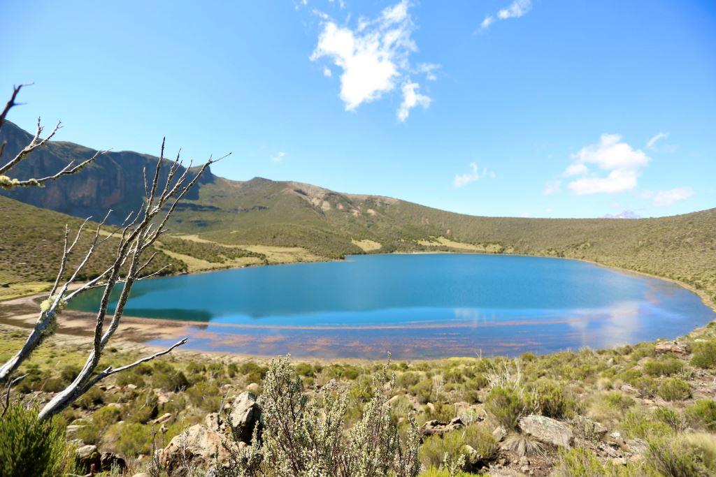 Lake Rutundu（鲁通杜湖）-非行家旅行-Africa Wild Wander