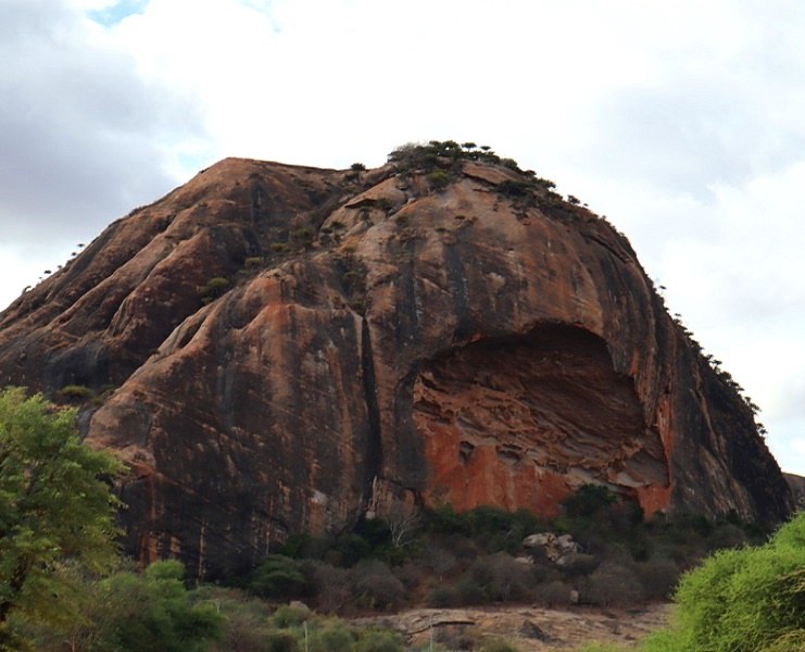 Ngomeni Rock（恩戈梅尼岩）-非行家旅行-Africa Wild Wander