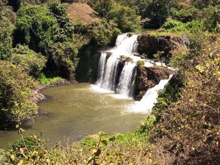 Thiba Falls（蒂巴瀑布）-非行家旅行-Africa Wild Wander
