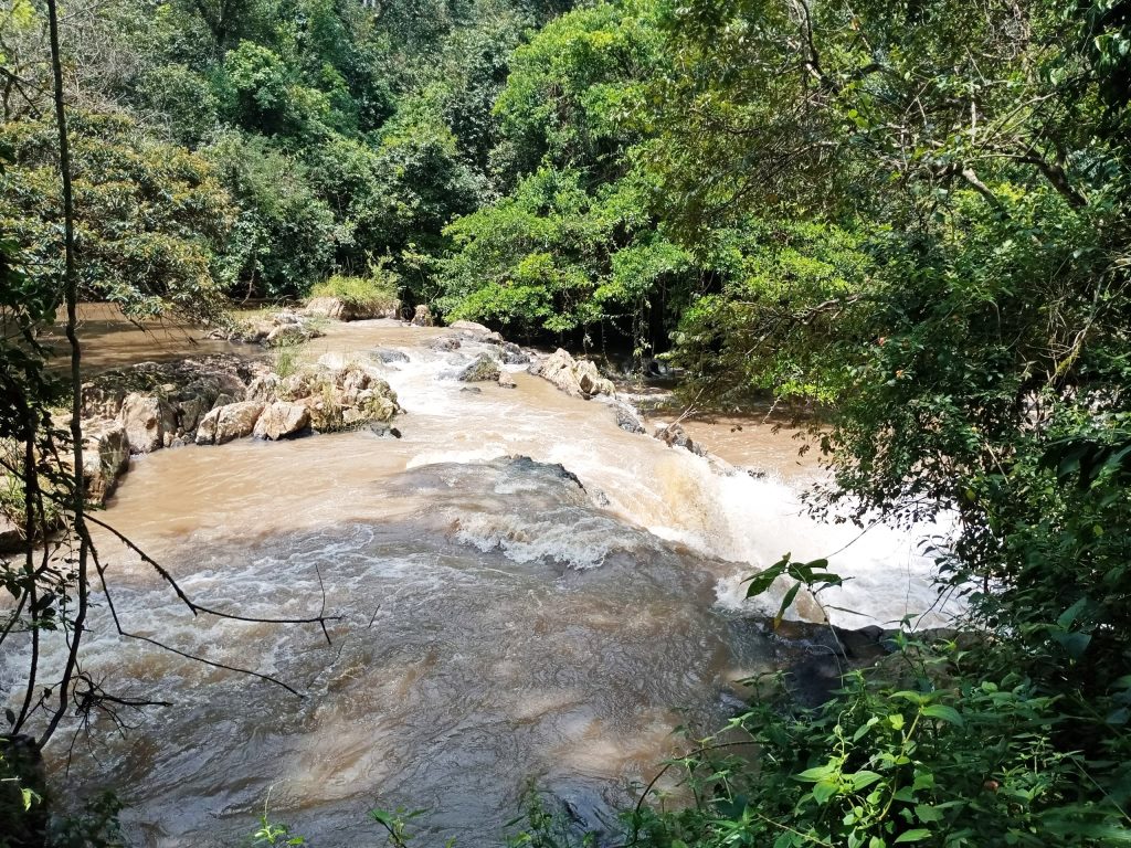 Isiukhu Falls（伊休库瀑布）-非行家旅行-Africa Wild Wander
